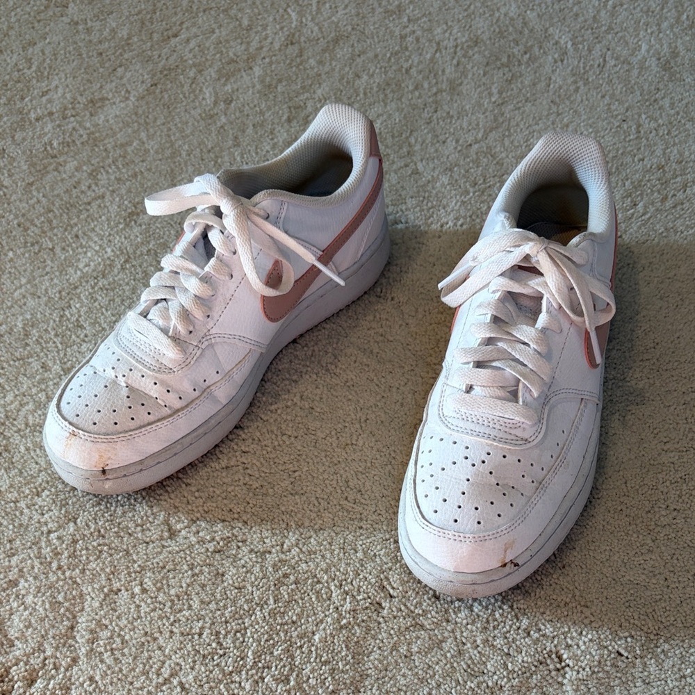 Nike Women's White and Pink Accented Sneakers